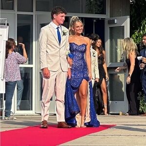 Elegant Blue Lace Strapless Gown